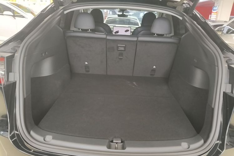 Tesla Model Y 2021 #19 Tesla Model Y 2021 car image #19