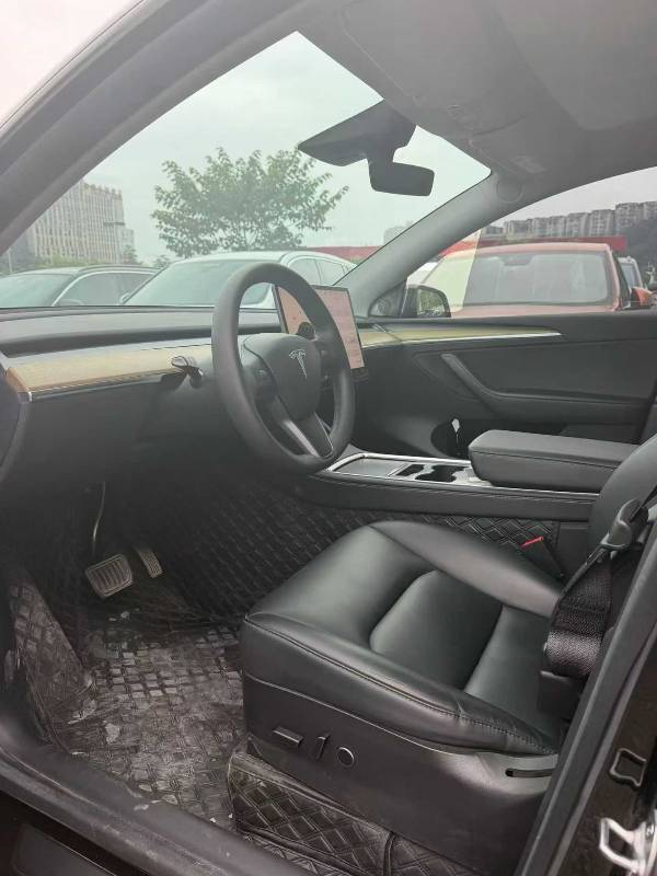 Tesla Model Y 2022 #4 Tesla Model Y 2022 car image #4