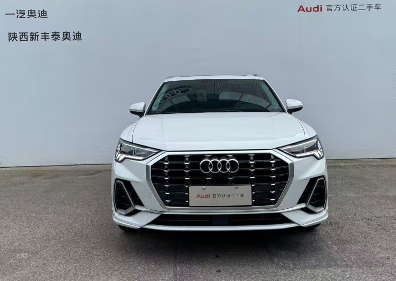 Audi Q3 2021 car image #2