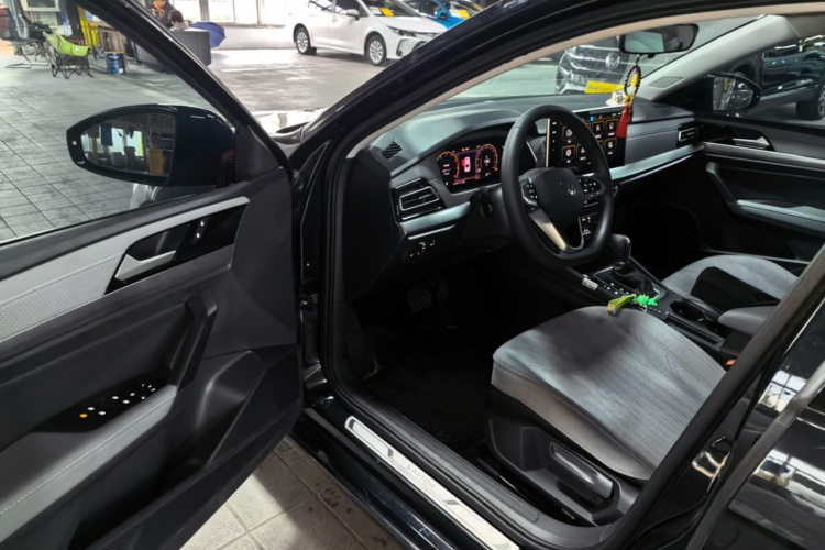 Volkswagen Lavida 2024 car image #16