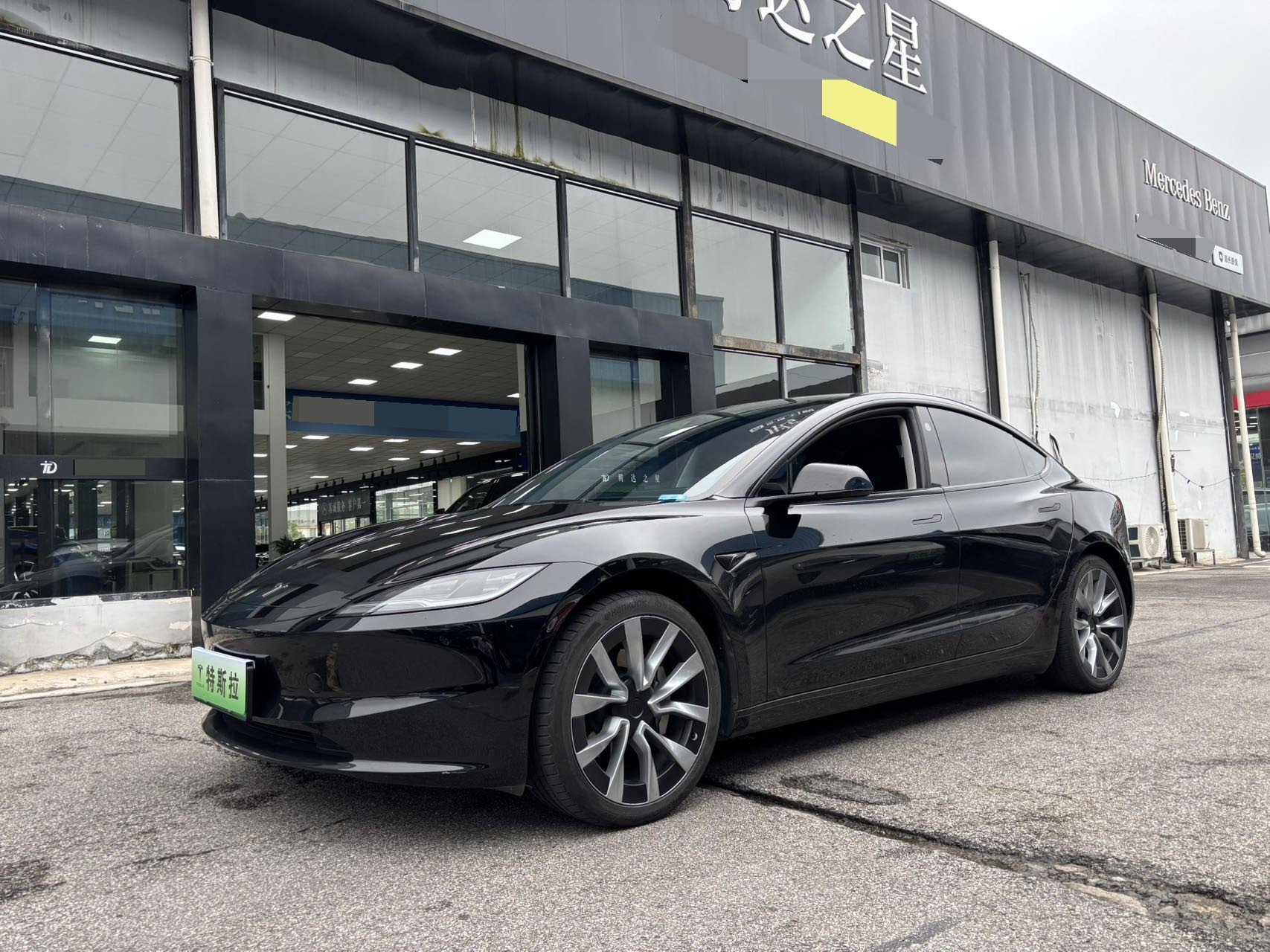 Tesla Model 3 2024 car image 
