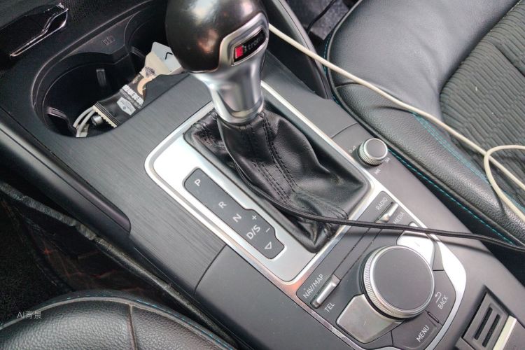 Audi A3 2018 immagine di auto #16