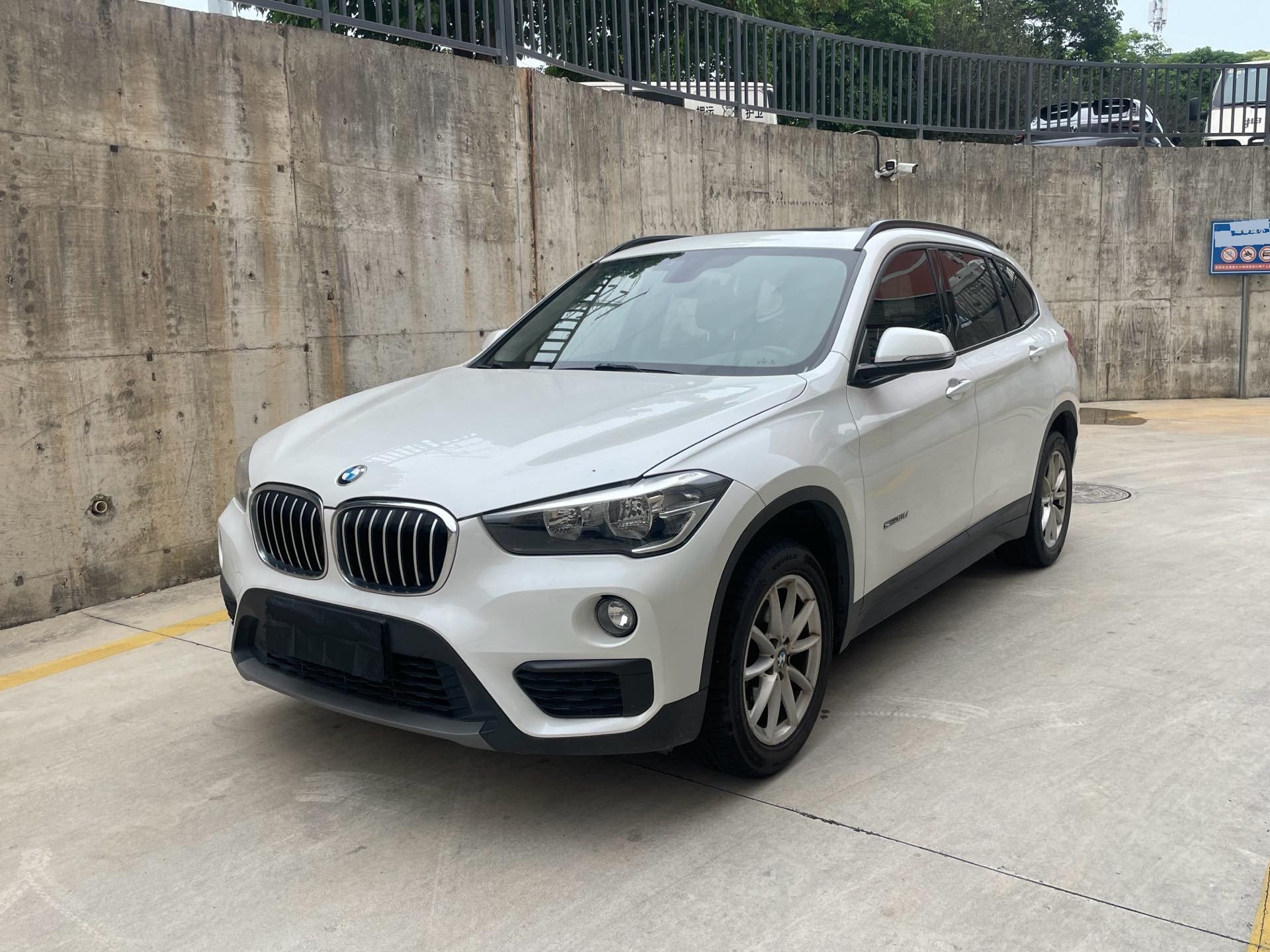 BMW X1 2018 car image 
