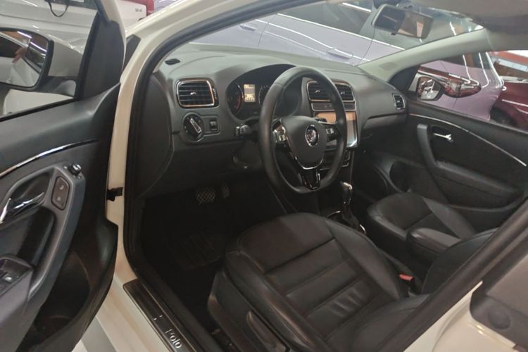 Volkswagen Polo 2015 #16 Volkswagen Polo 2015 car image #16