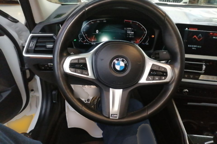 BMW 3 Series 2020 car image #15