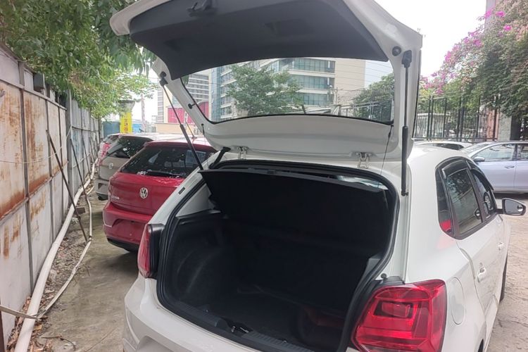 Volkswagen Polo 2019 car image #19