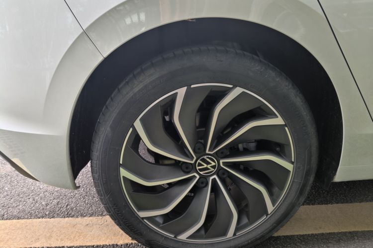 Volkswagen Golf 2022 car image #10