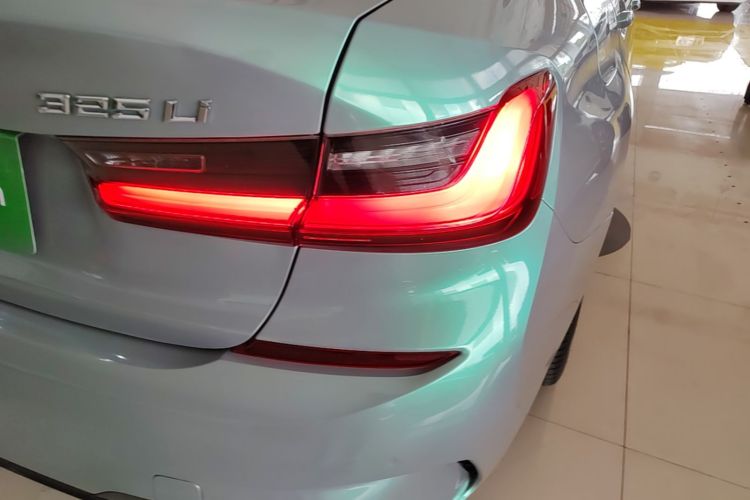 BMW 3 Series 2021 car image #8