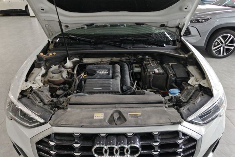Audi Q3 2022 car image #20