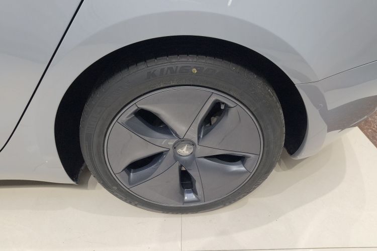 Tesla Model 3 2020 car image #9