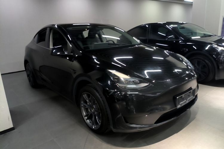 Tesla Model Y 2024 #4 Tesla Model Y 2024 car image #4