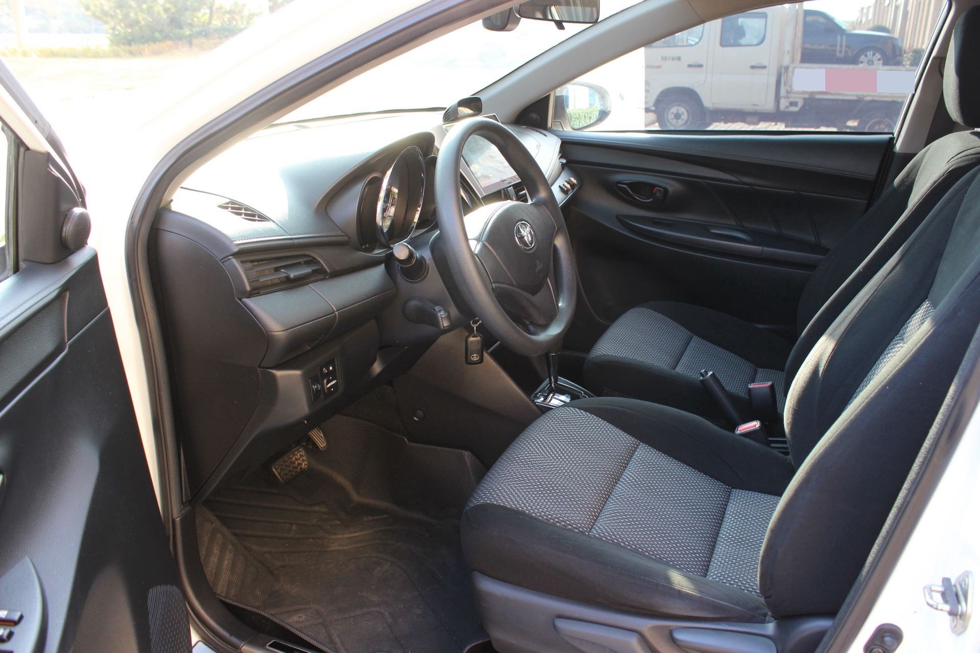 Toyota Vios 2018 imagen de coche #7