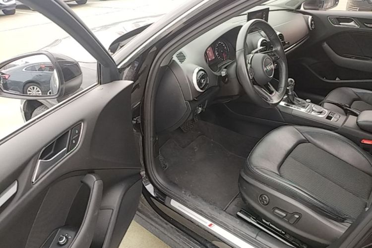 Audi A3 2019 image de voiture #16