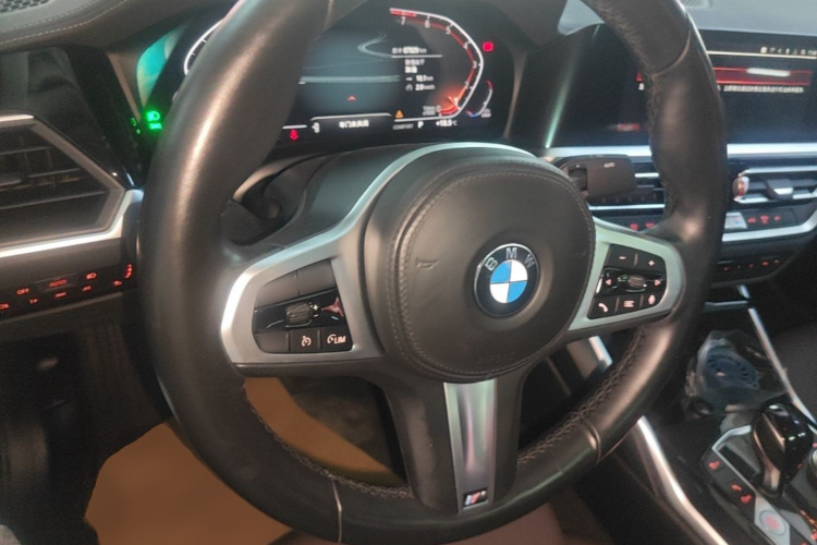 BMW 3 Series 2022 car image #11