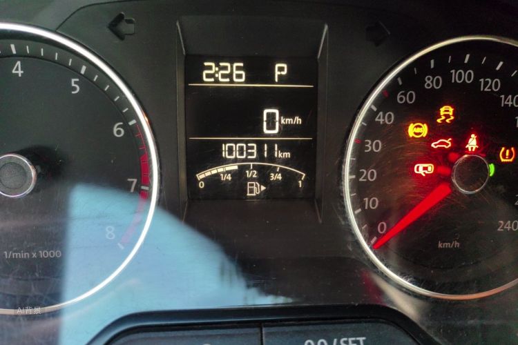 Volkswagen Polo 2015 car image #14