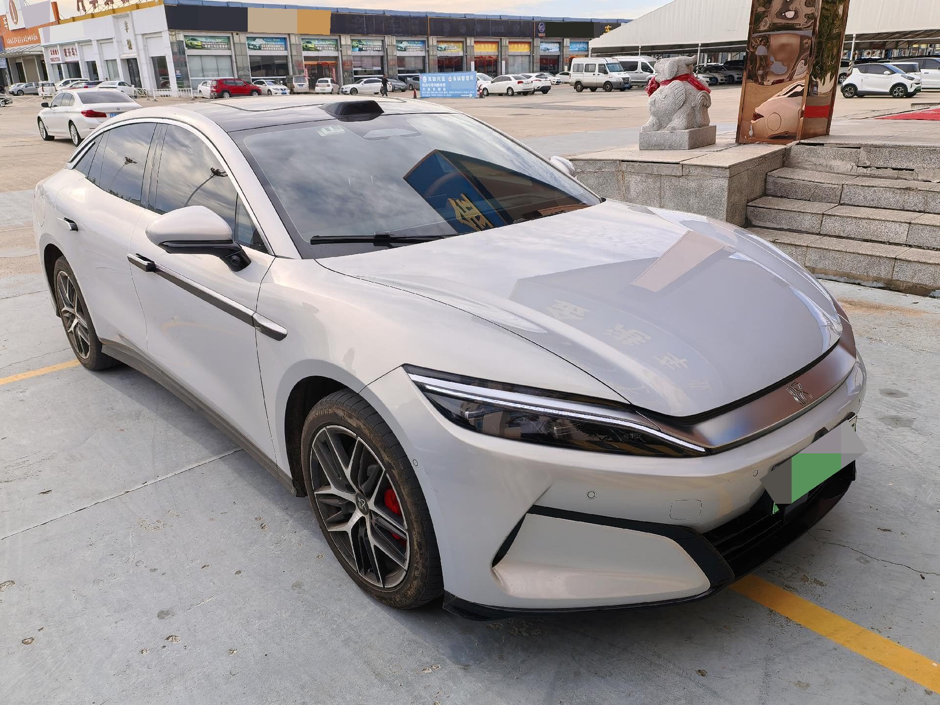 BYD HanL 2025 #4 BYD HanL 2025 car image #4