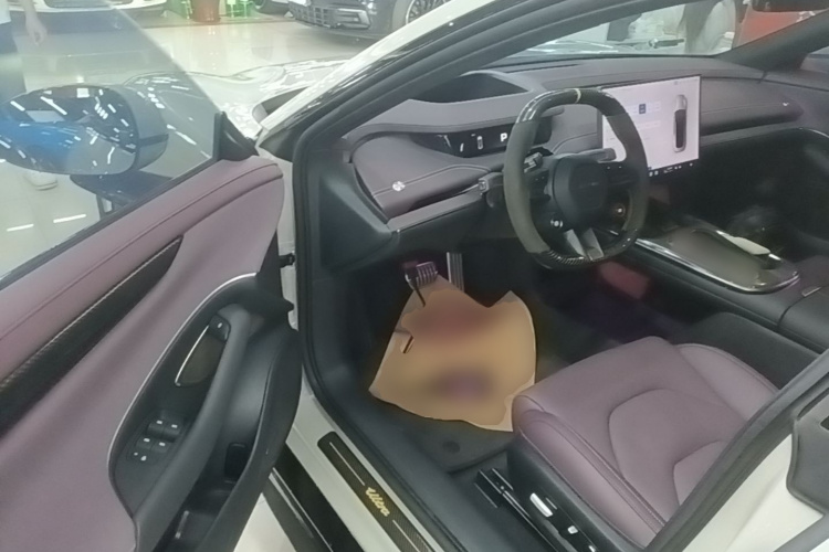 MI SU7 2025 car image #16