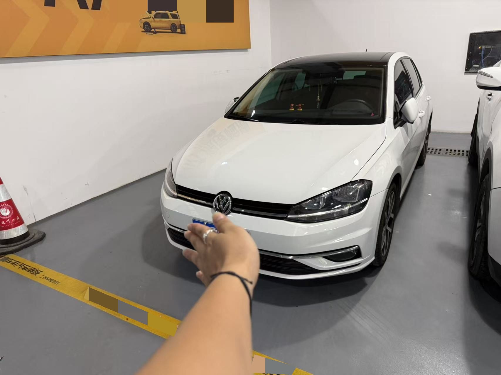 2020 immagine di auto 