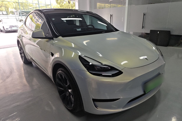 Tesla Model Y 2022 car image #4