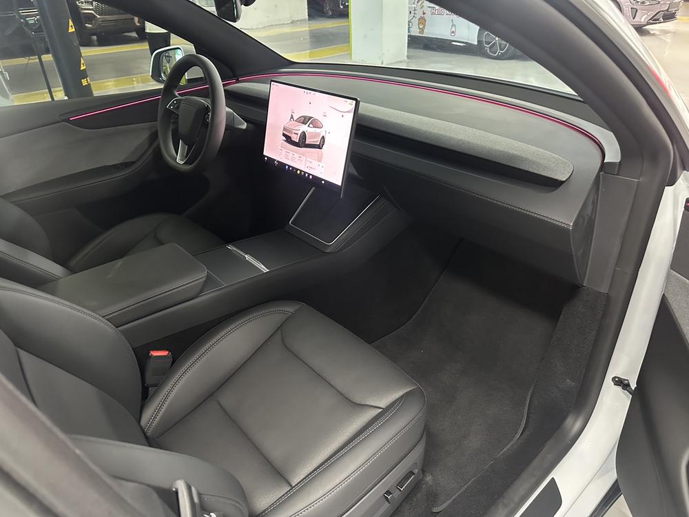 Tesla Model Y 2026 car image #12