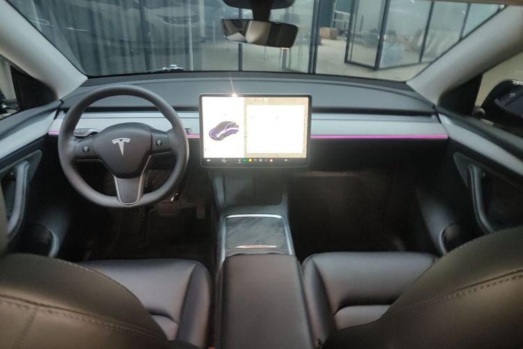 Tesla Model Y 2024 #11 Tesla Model Y 2024 car image #11
