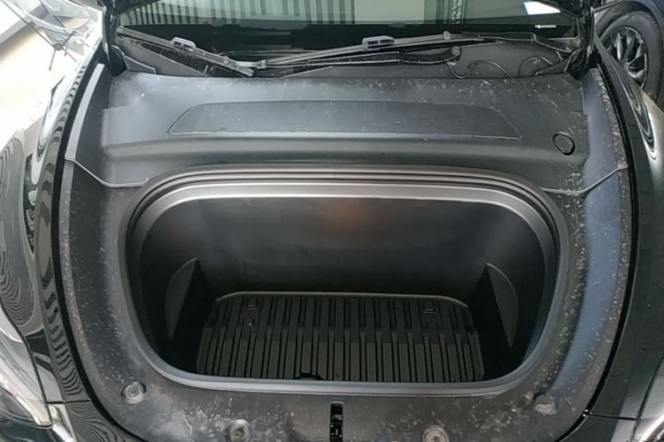 Tesla Model Y 2024 car image #20