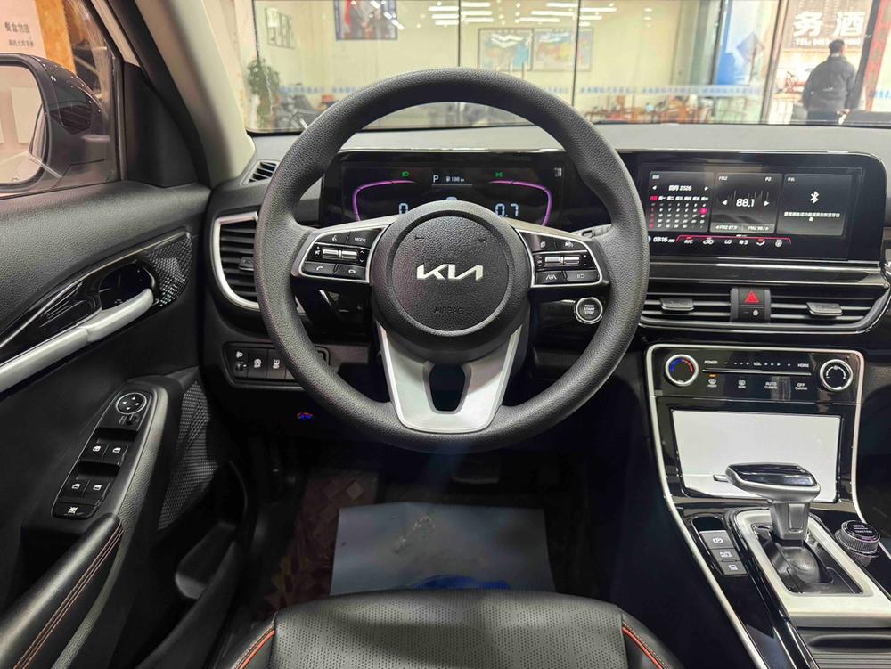 Kia Seltos 2023 image de voiture #15