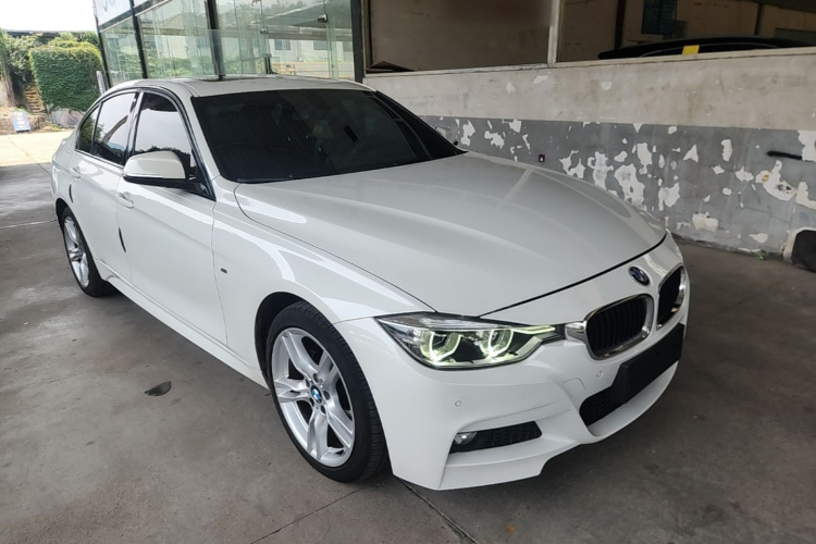 BMW 3 Series 2018 #4 BMW 3 Series 2018 car image #4