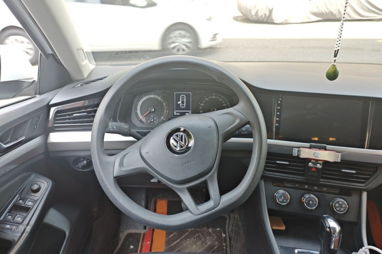 Volkswagen Bora 2020 car image #12