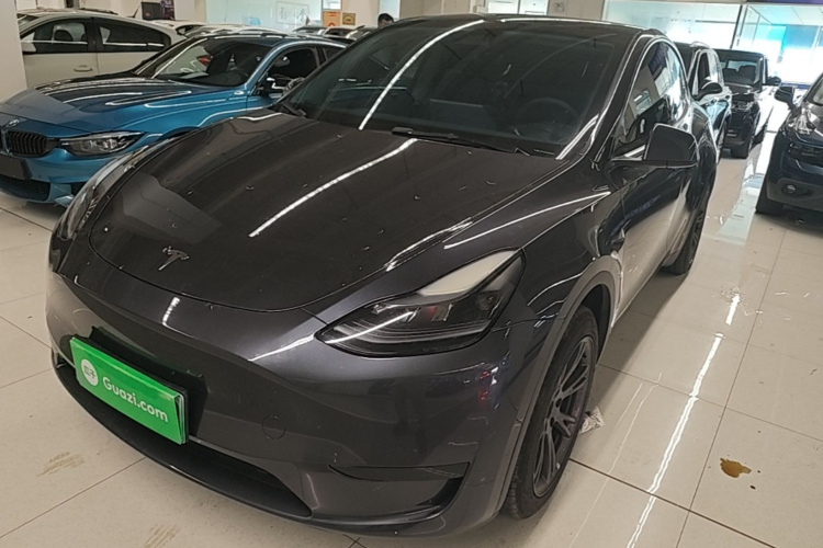 Tesla Model Y 2024 #2 Tesla Model Y 2024 immagine di auto #2