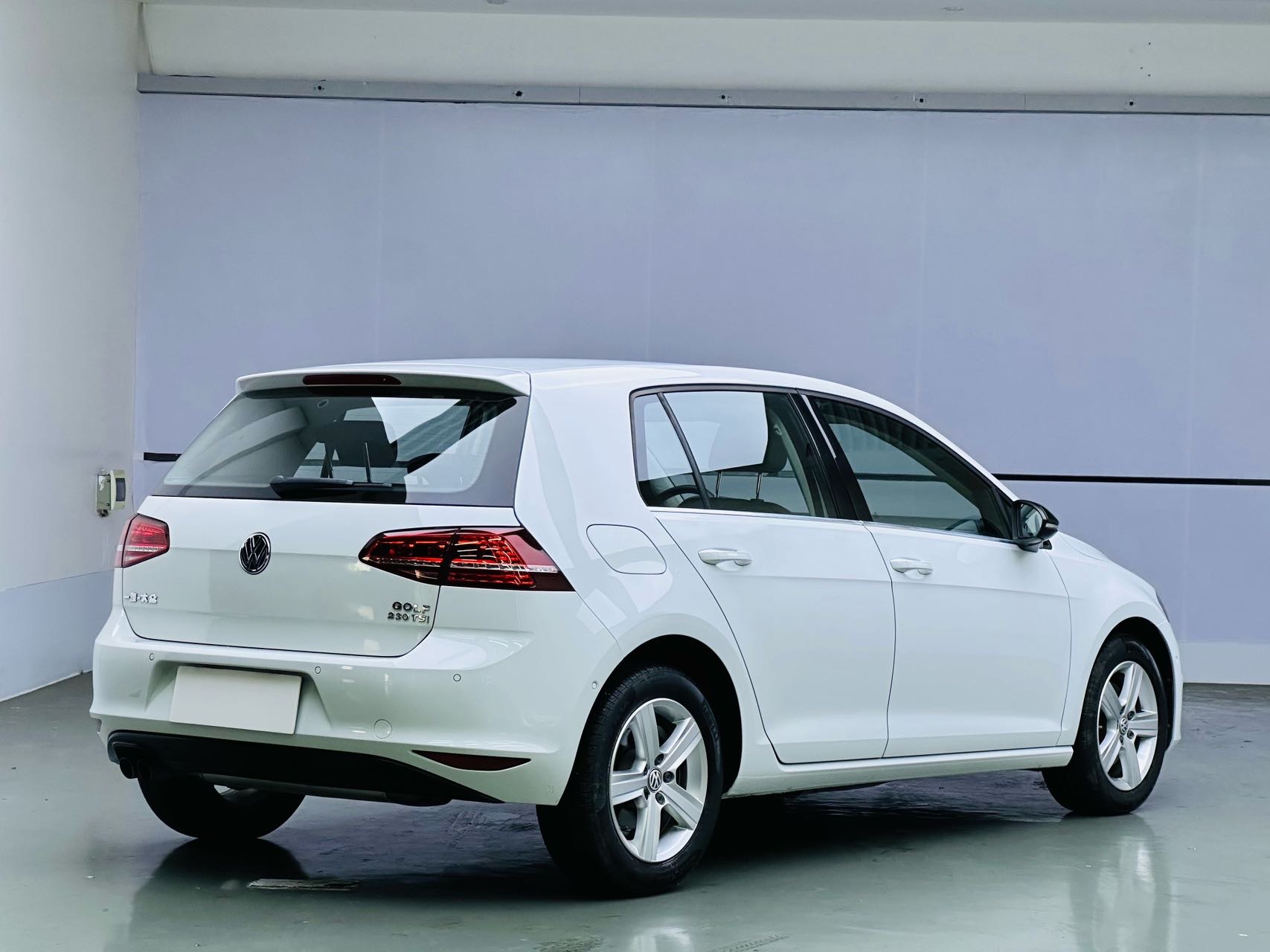 Volkswagen Golf 2017 car image #5