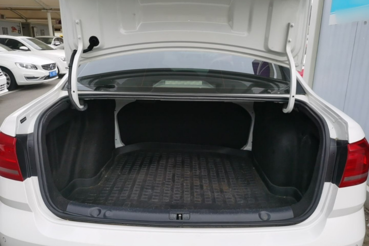 Volkswagen Lavida 2018 car image #19
