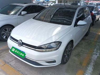 Volkswagen Golf 2020 immagine di auto 