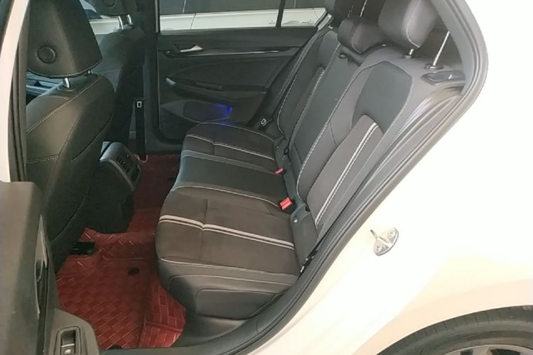 Volkswagen Golf 2023 car image #17
