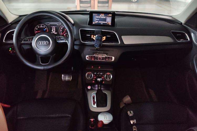 Audi Q3 2015 #10 Audi Q3 2015 car image #10