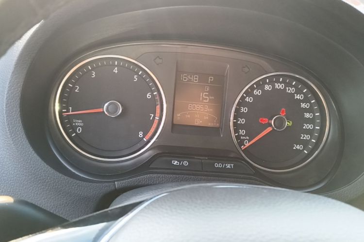 Volkswagen Polo 2016 car image #12