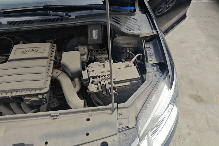 Volkswagen Santana 2015 car image #23