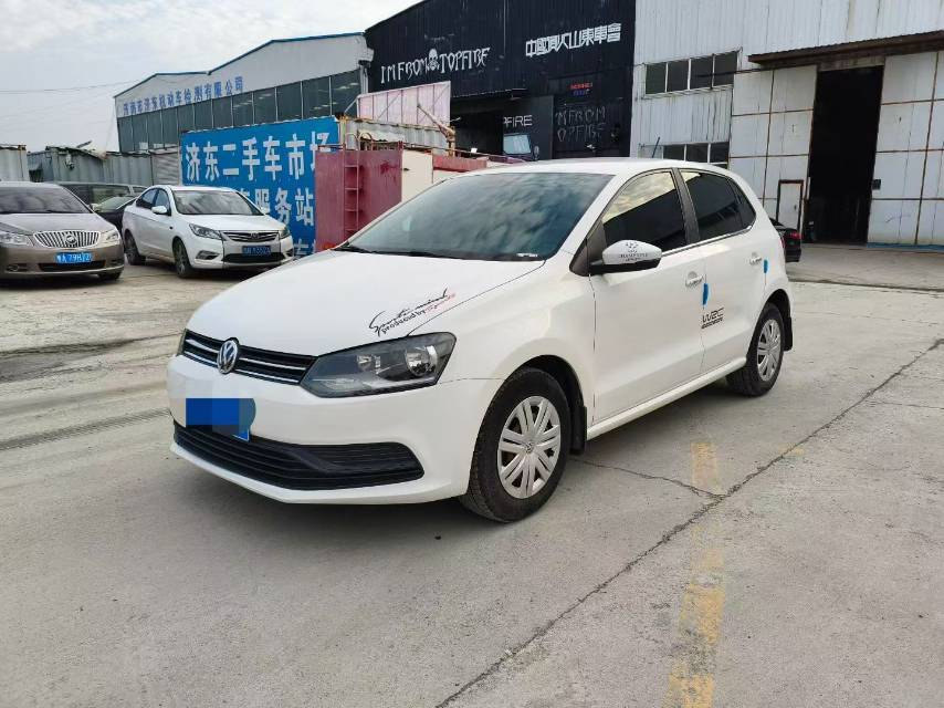 Volkswagen Polo 2016 car image 