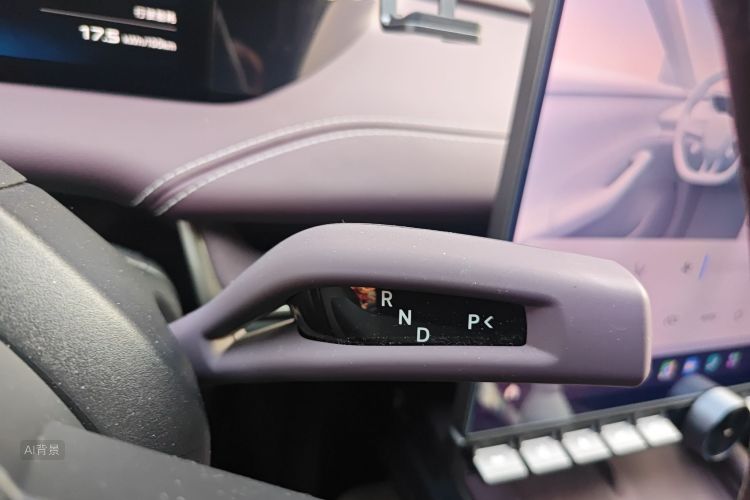 MI SU7 2025 car image #16