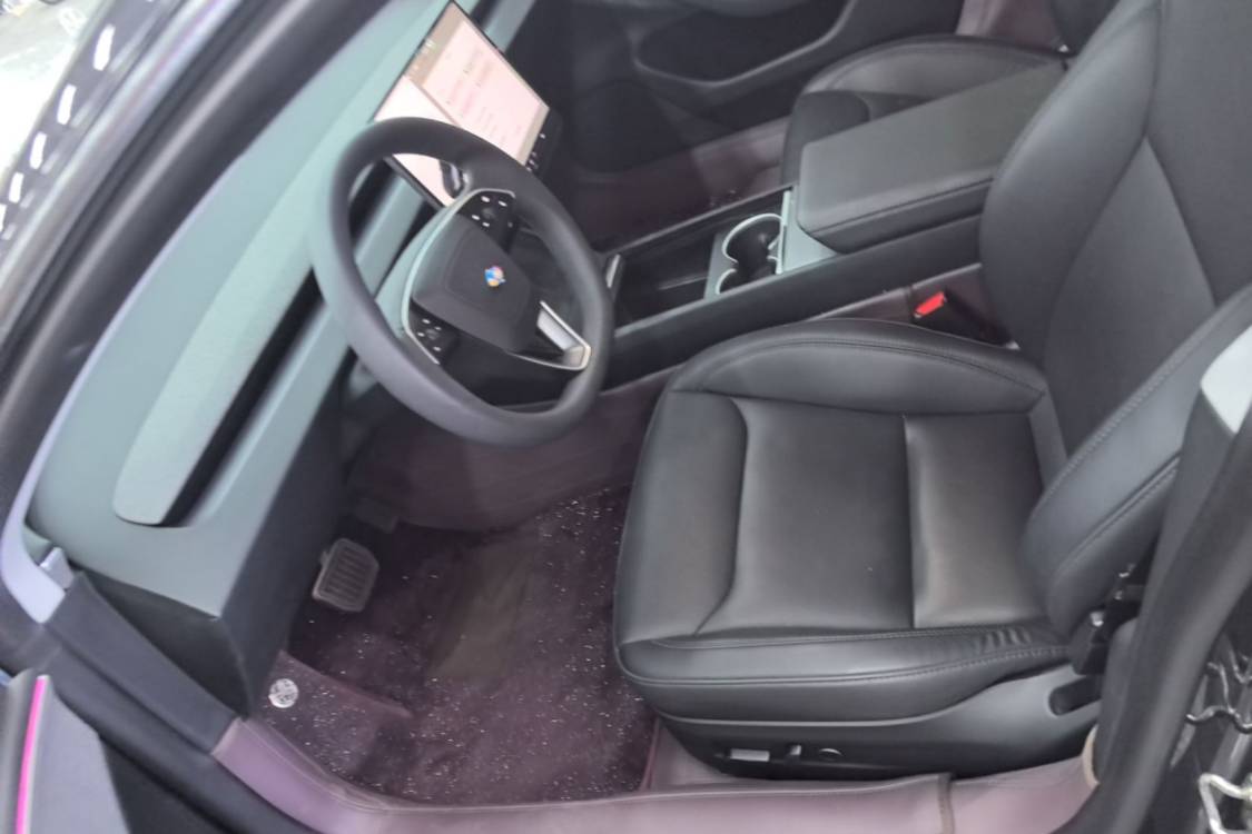 Tesla Model 3 2024 car image #12