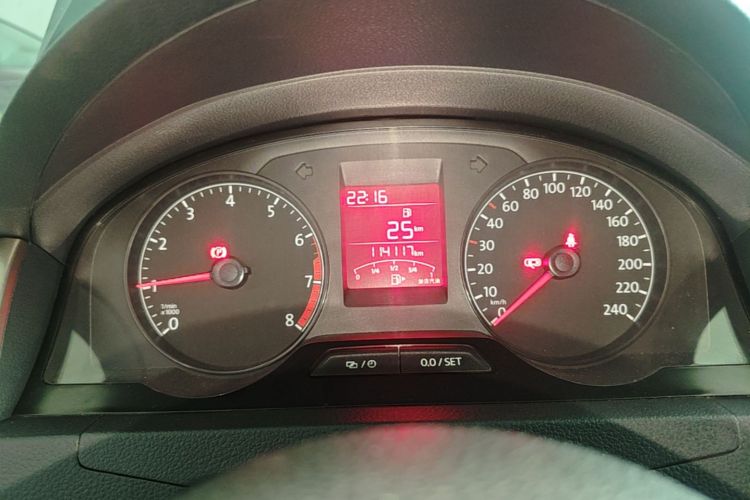 Volkswagen Santana 2016 car image #12