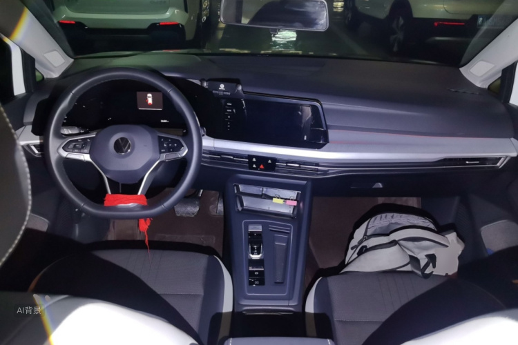 Volkswagen Golf 2023 car image #11