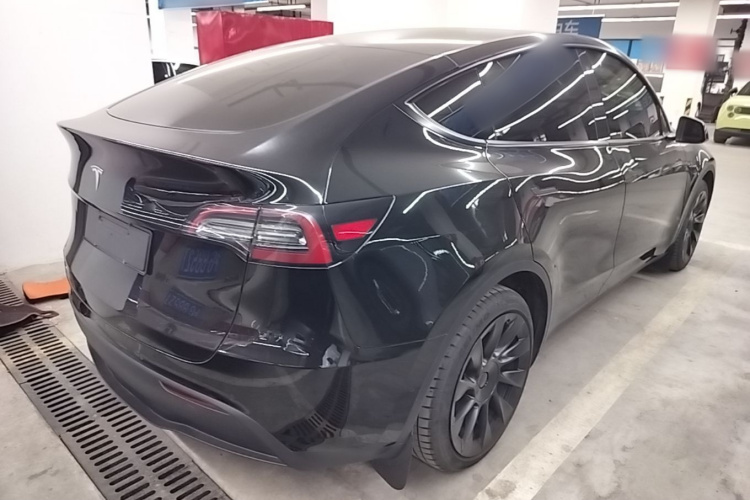 Tesla Model Y 2023 #7 Tesla Model Y 2023 immagine di auto #7