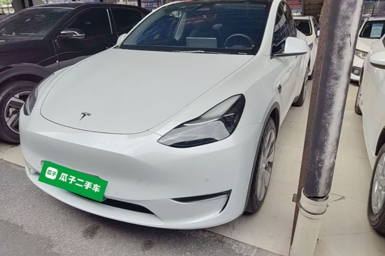 Tesla Model Y 2021 car image #2