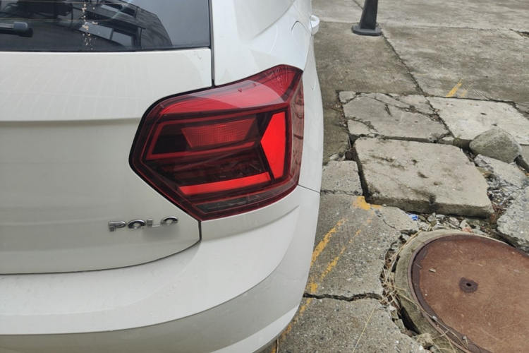 Volkswagen Polo 2021 car image #8