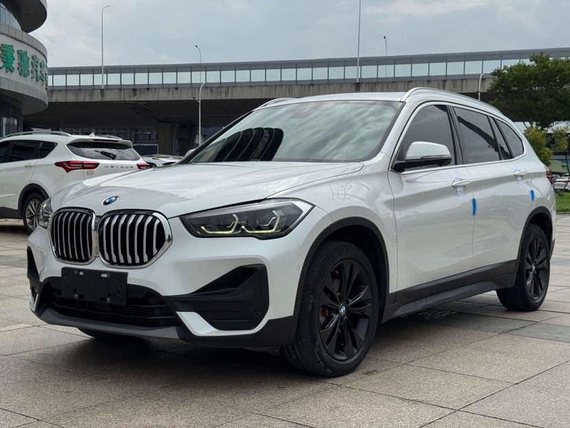 BMW X1 2020 BMW X1 2020 car image