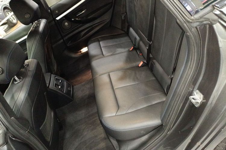 BMW 3 Series GT 2019 car image #13