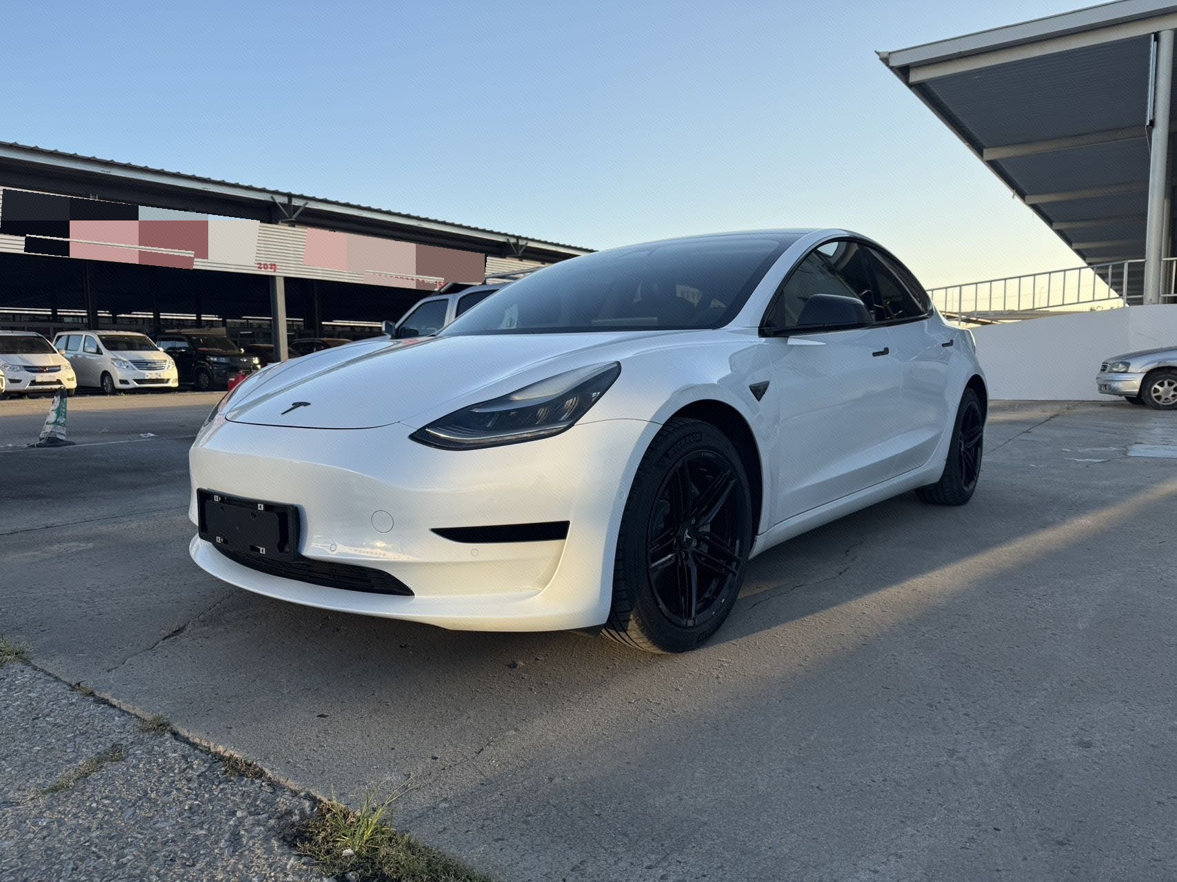 Tesla Model 3 2020 car image 