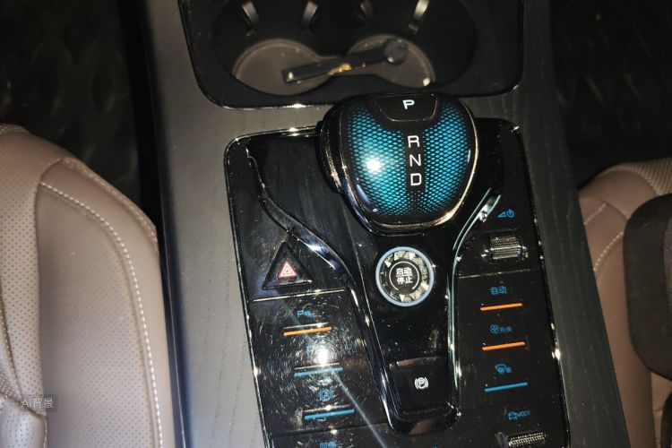 BYD Han 2022 car image #16