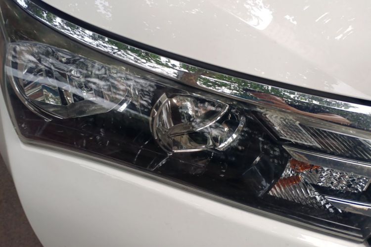 Toyota Corolla 2015 car image #8